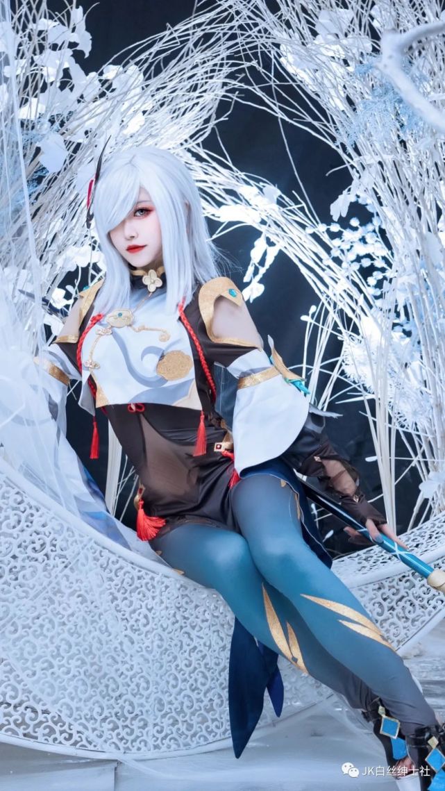 cos:原神申鹤cos正片@伊媚儿