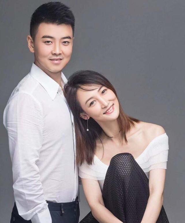 闫博雅千年老二王皓背后的女人照顾婆婆为家庭放弃事业