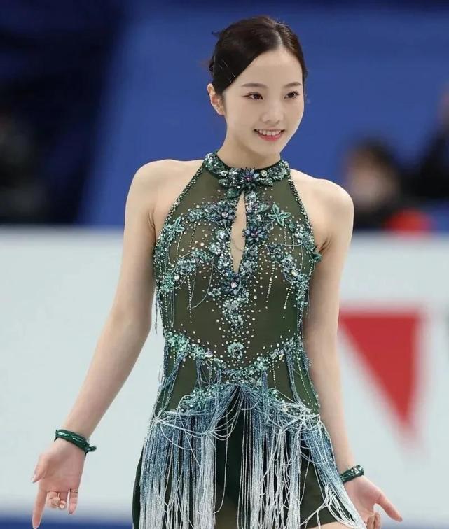 北京冬奥会十大美女运动员:花样滑冰美女个个惊艳,三娃上榜