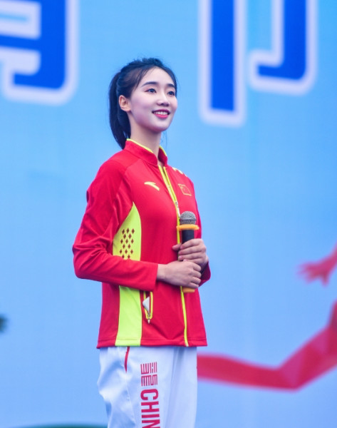 她是中国最美体操运动员身材高挑五官精致婚后退役转型为教练