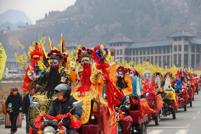 三秦大地年味浓|看宝鸡西山社火 红红火火过大年(组图)