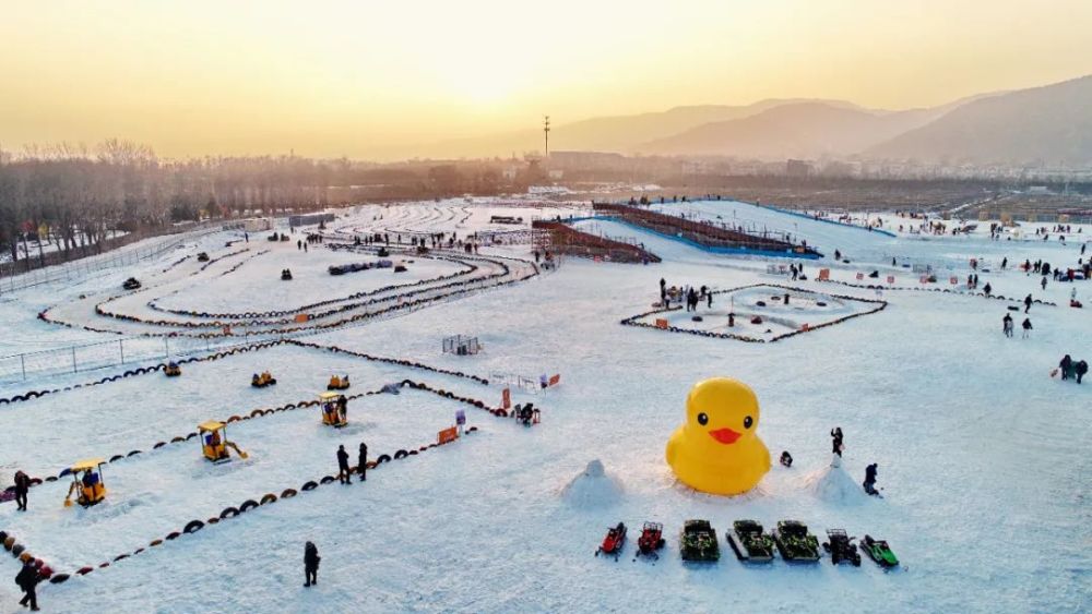 稻田公园雪上运动带热春节