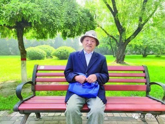 郭镇俊耄耋晚霞别样红67薛振华义事叙