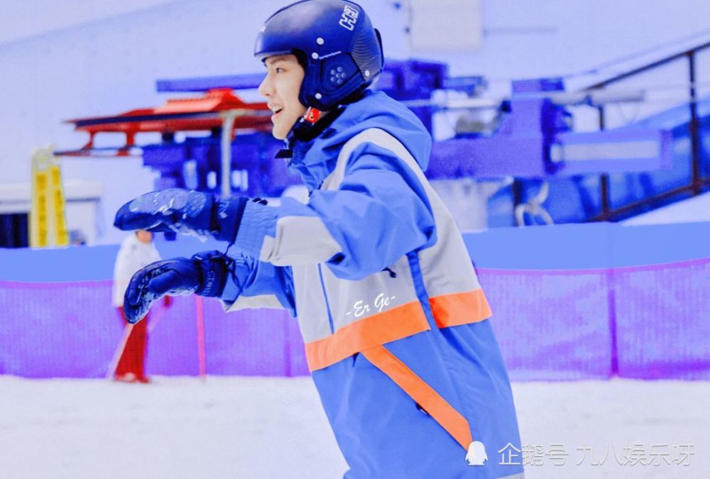 王一博亮相冬奥会开幕式与萌娃梦幻联动品牌方排场十足