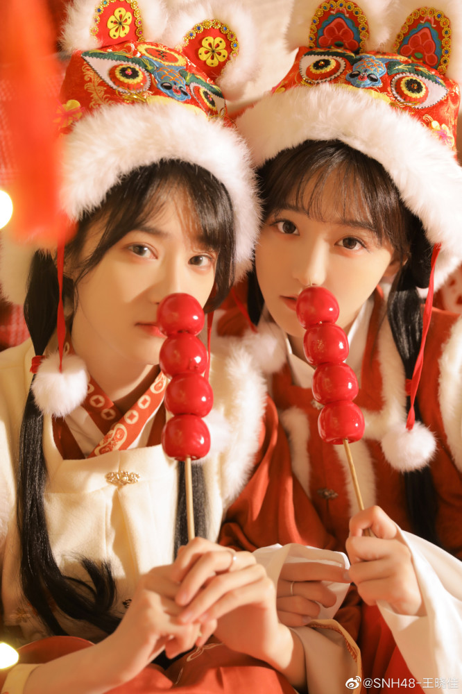 snh48奉天承芸喜庆合照给大家拜年