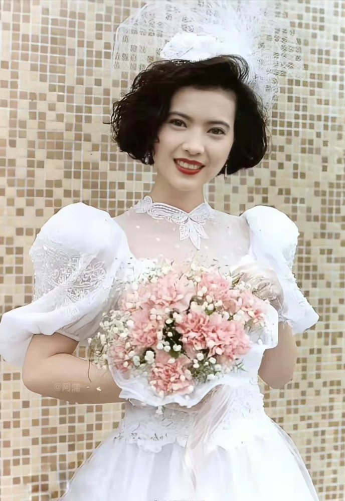 盘点港星婚纱照中的盛世美颜首饰也是亮点你最喜欢谁呢