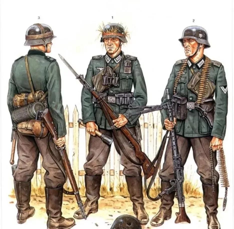 一个菱形,该军衔在非战争时期授予服役满12个月的士兵(就是常说的2年