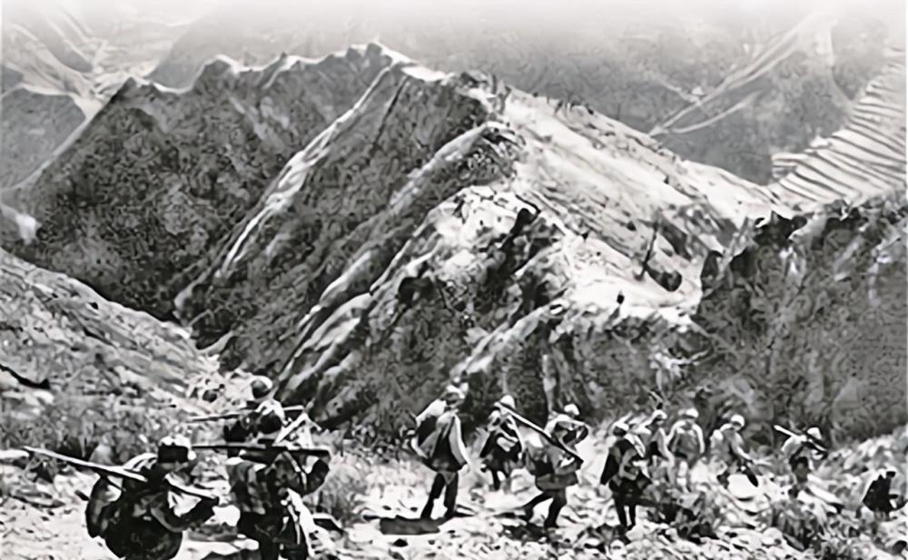 1944年2万新四军陷入绝境危急时粟裕下达奇怪命令击溃7万敌军
