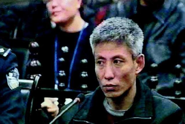 2000年沈阳黑帮刘涌入狱14名律师帮他减刑最终结局如何