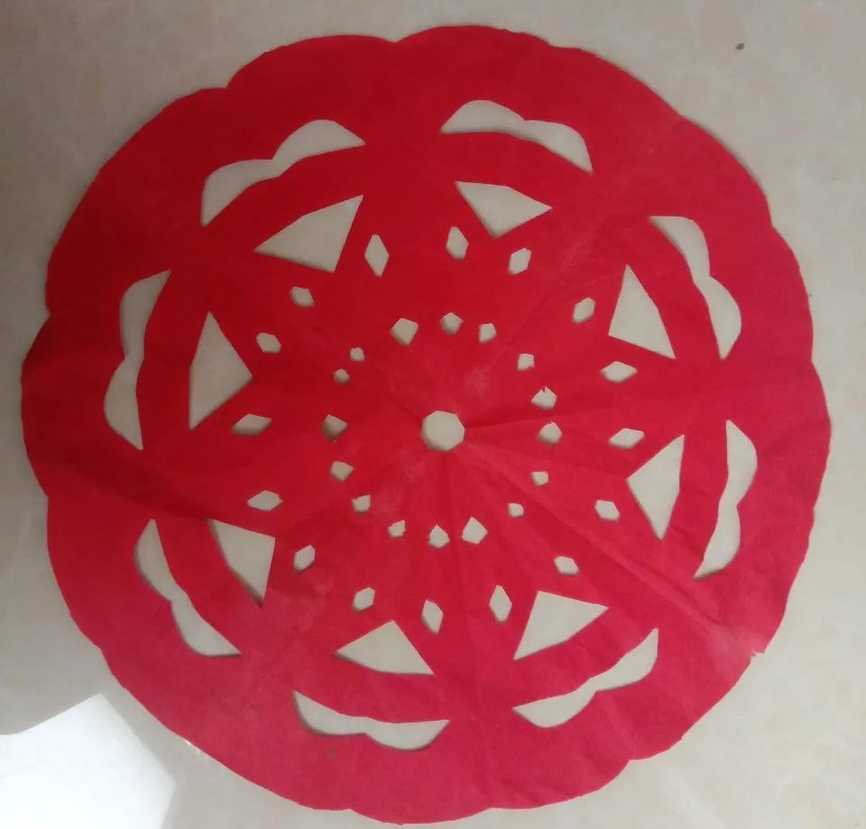 巧手剪窗花喜迎幸福年衢江区莲花初中双减背景下寒假作业展示