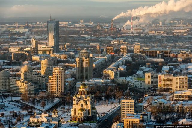 是俄罗斯第四个人口最多的城市(在莫斯科,圣彼得堡和新西伯利亚之后)