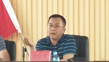 2003年1月,任靖宇县燕平乡党委副书记,乡长;2005年8月,任靖宇县农业局