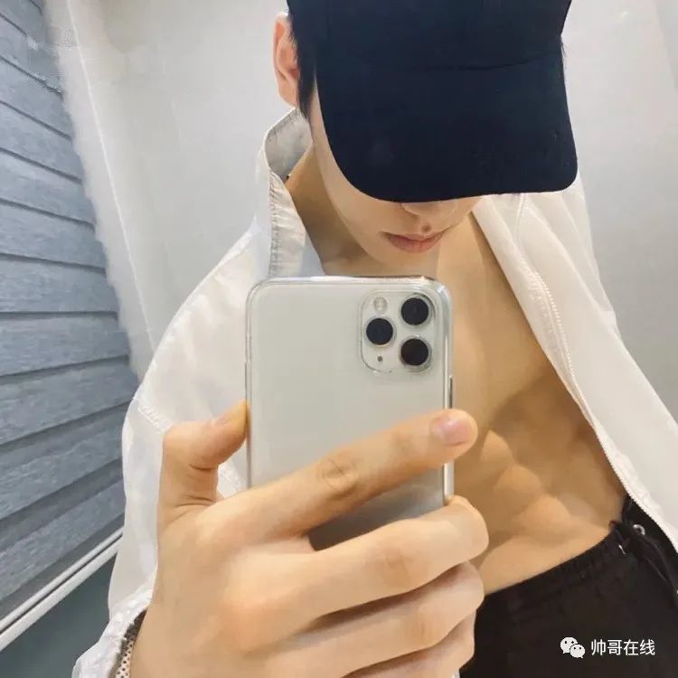 186长腿薄肌男星为收视率秀肌肉这奶白小腹肌看起来嘎嘣脆
