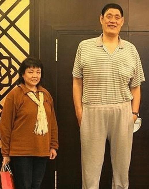 穆铁柱去世13年妻儿现状:儿女都不高都是上班族,妻子