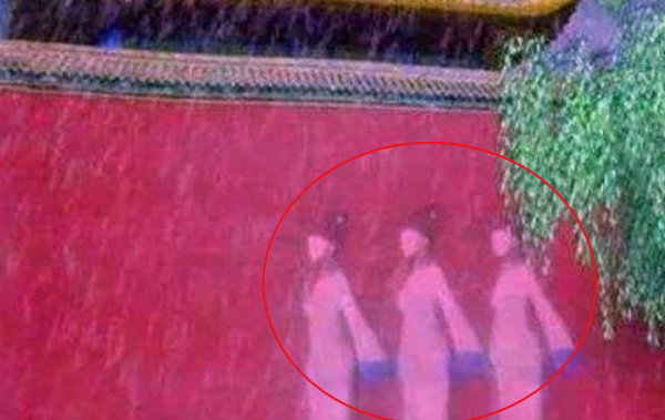 1992年故宫墙上出现一排宫女显示5秒后消失成未解之谜