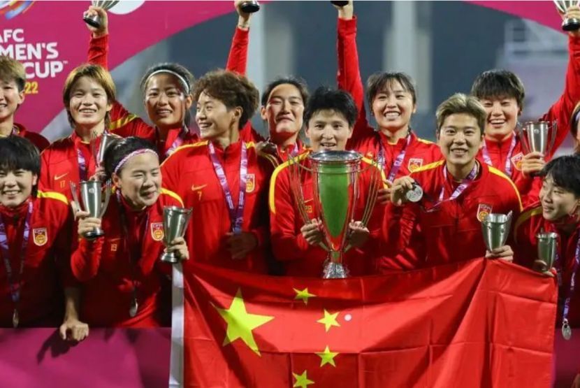 国足惨败越南无缘世界杯女足获亚洲杯冠军国足你羞愧了吗