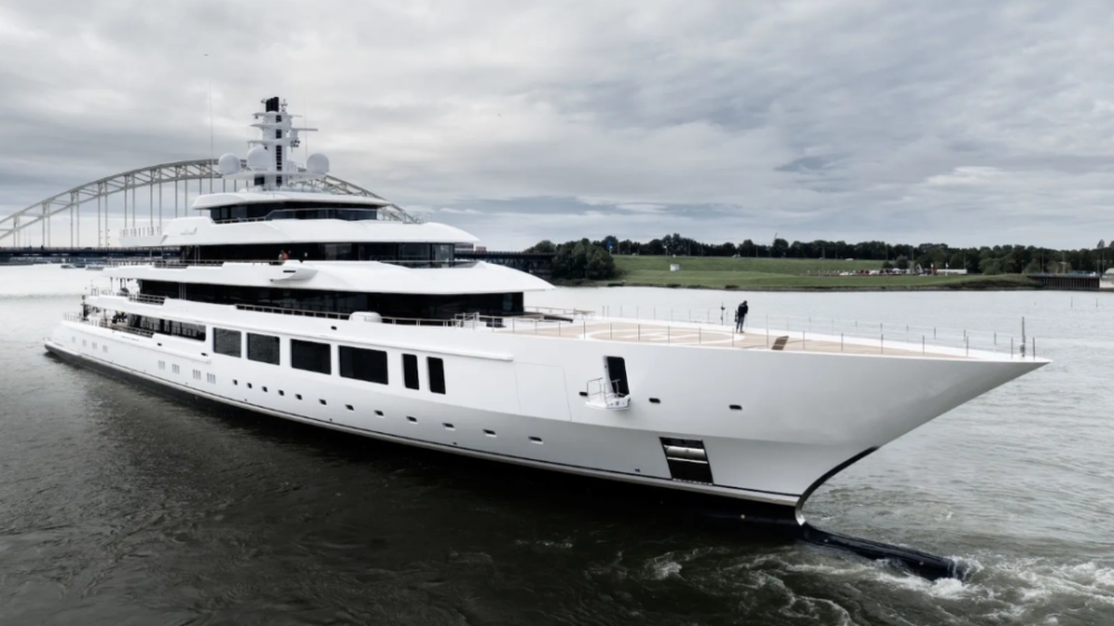 尽管如此,破纪录的建造很快就会被 oceanco 建造的 127 米超级帆船 y