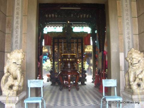 印尼:甲坡城关圣帝庙甲坡城关圣帝庙,位于沙横通往沙代码头的半路上