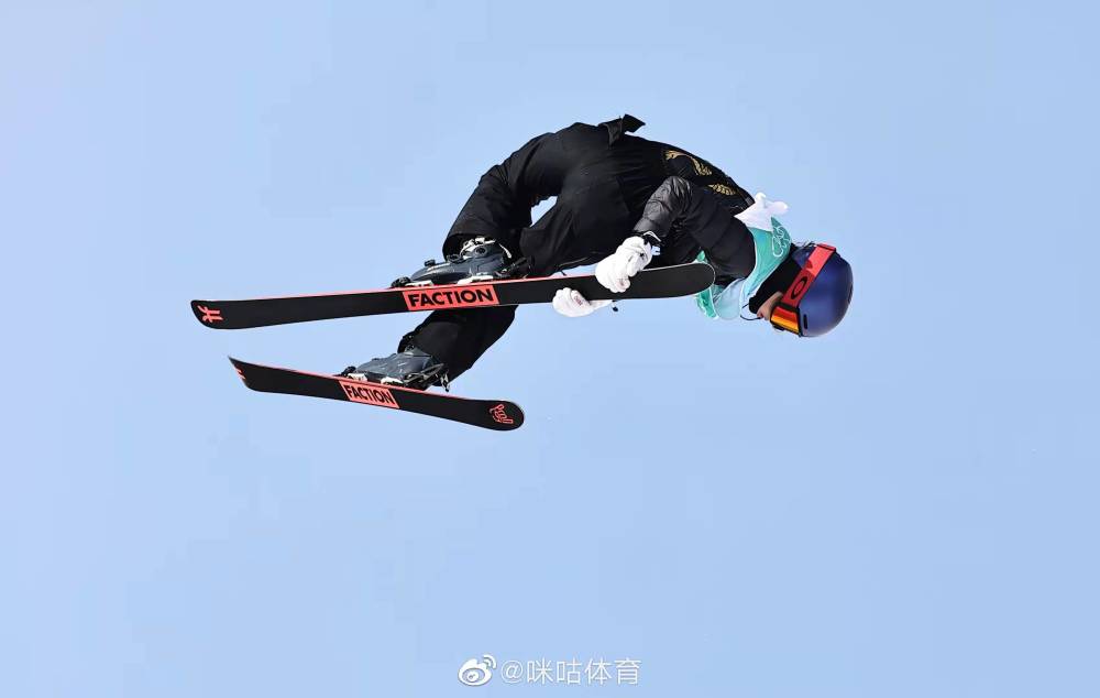 而母亲谷燕则担心滑雪的危险性"我特别担心她的滑雪速度太快了,所以