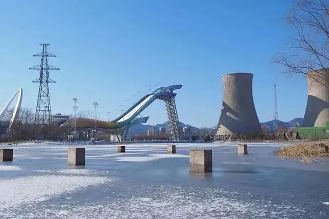 谷爱凌夺金场馆首钢滑雪大跳台工业遗址上的飞天