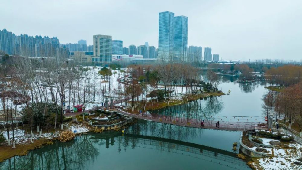 雪后合肥市塘西河公园.2月8日,一起来看看吧!雪后的合肥有多美?