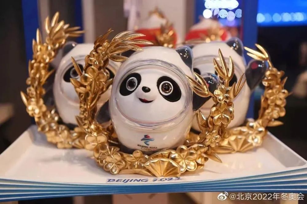 安排得妥妥,不用去抢哈高15公分,扫码识别就可以下单,底座可以旋转的
