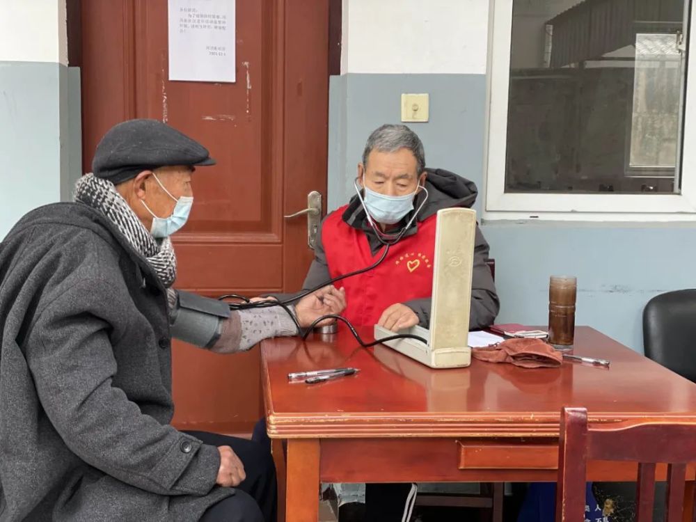 百姓话题袁花好人张祖祥夕阳红变身志愿红他是社区里