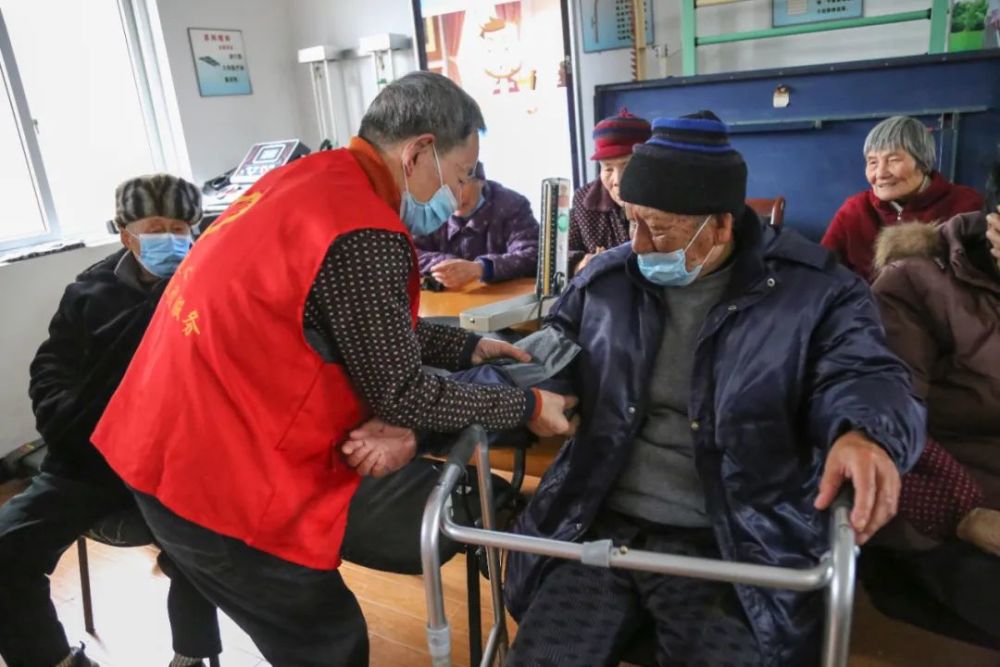 百姓话题袁花好人张祖祥夕阳红变身志愿红他是社区里