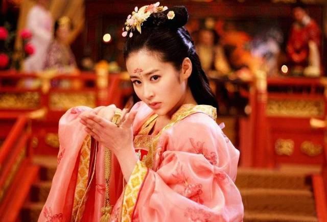 被赐死那年,永泰公主仅仅17岁,也就是说,她只做了3年的公主,空有一身