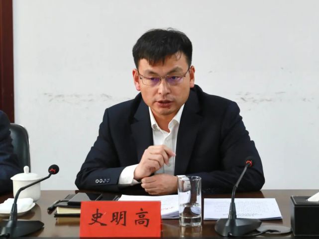 洋河镇党委书记史明高代表领导班子对孙部长一行的到来表示欢迎和感谢