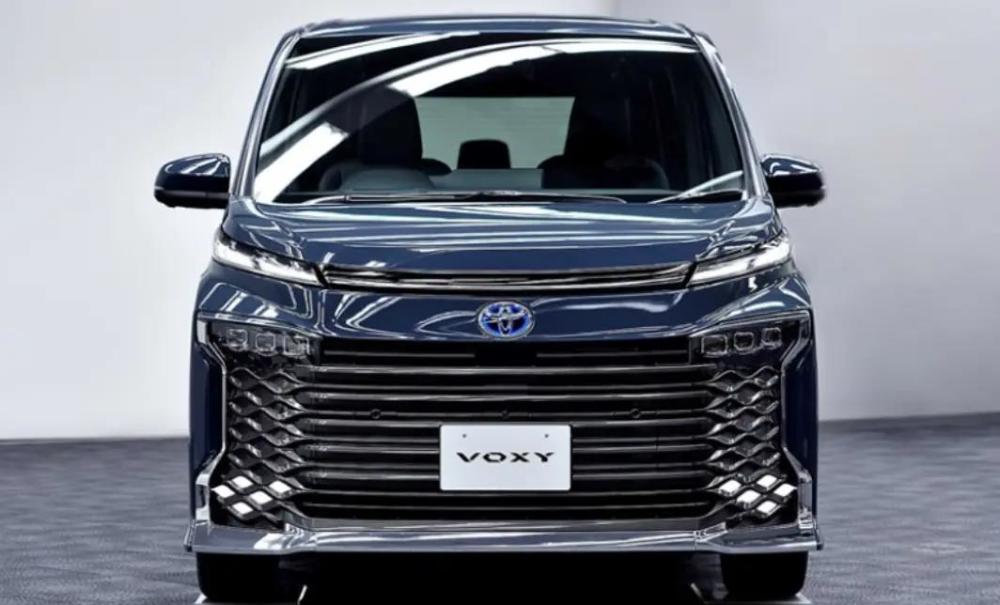 新一代丰田voxy海外开售首创运动型mpv173万起售