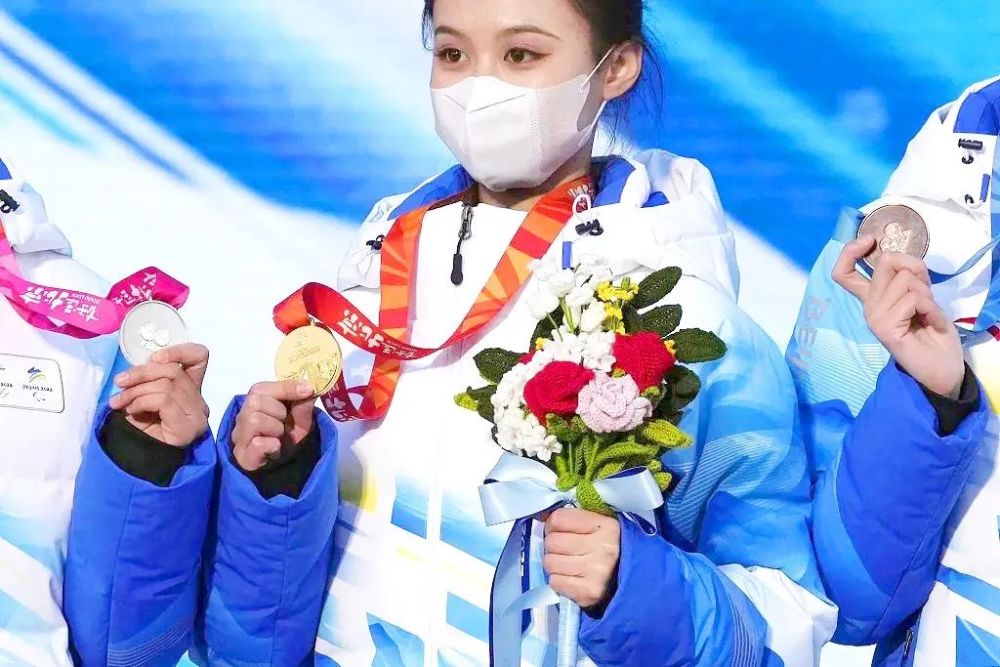 冬奥会颁奖花束绒耀之花美出圈每种花的寓意可太棒了