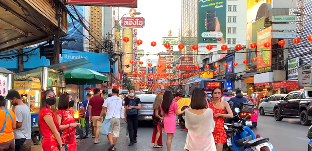 泰国华人街是怎么过新年的如果不说还以为这里是中国广东
