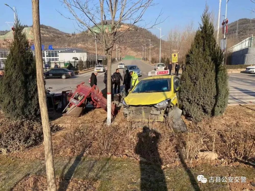 王某驾驶的晋ltb***号小型出租车沿古县境内国道341线由南向北行驶至