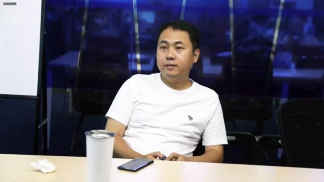 硕士研究生家乡:长沙职位:安克创新科技股份有限公司董事长1999年,阳