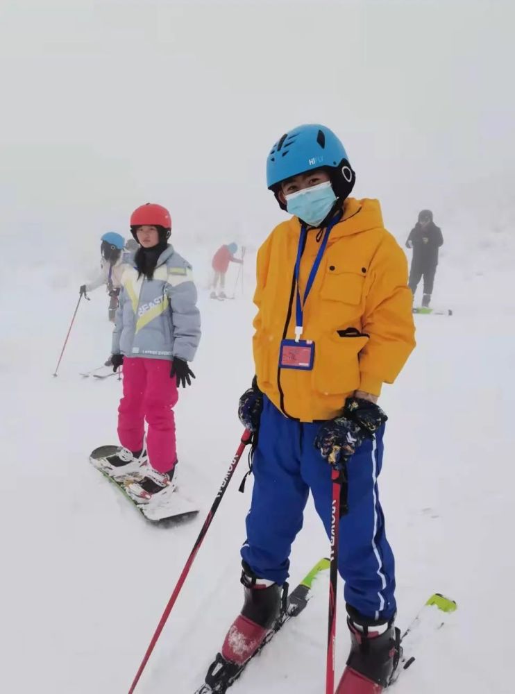 成都市青羊实验中学 葛皓天成都市青羊实验中学 王明哲成都市青羊实验