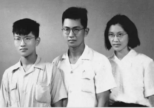 见面后她大吃一惊,没想到施光南如此年轻,就创作出