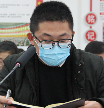 县委组织部部务会成员,研究室主任刘斌开展了信息写作业务培训.