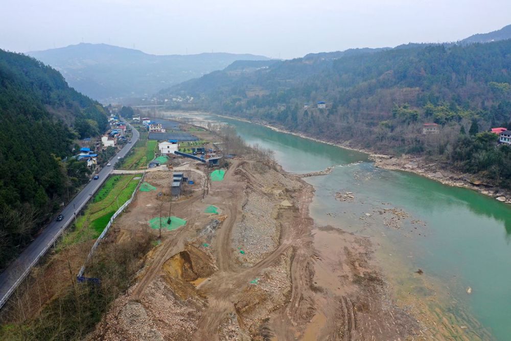 东河畔旺苍县张华镇大梁村