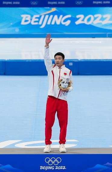 家门口拿下中国男子首枚奥运速度滑冰金牌,为抗干扰高亭宇卸微信一周