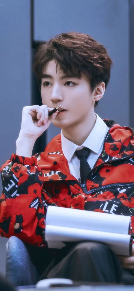 粉丝求图王俊凯壁纸