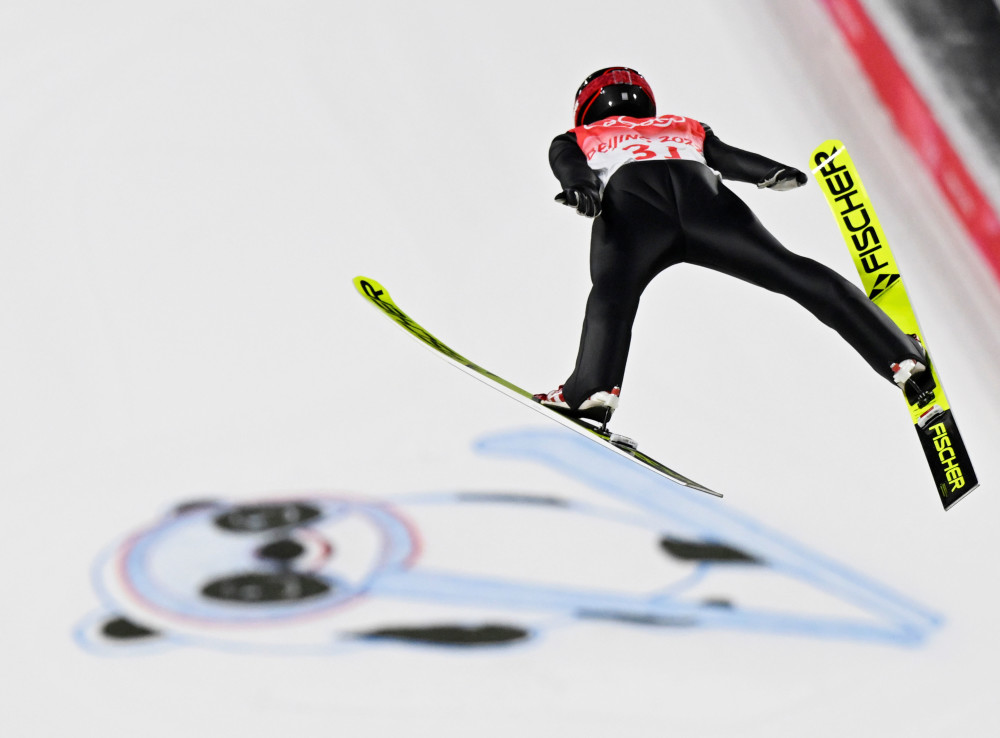 北京冬奥会跳台滑雪男子个人大跳台比赛赛况3