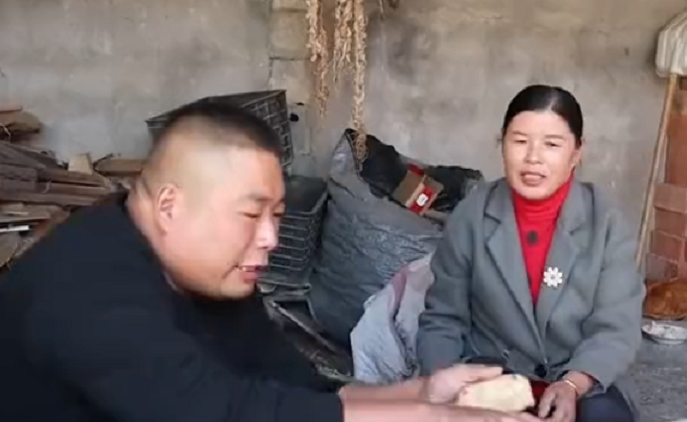 霞姐首次回应离开胖大哥原因为何直言后妈不好当看丫妈做了啥