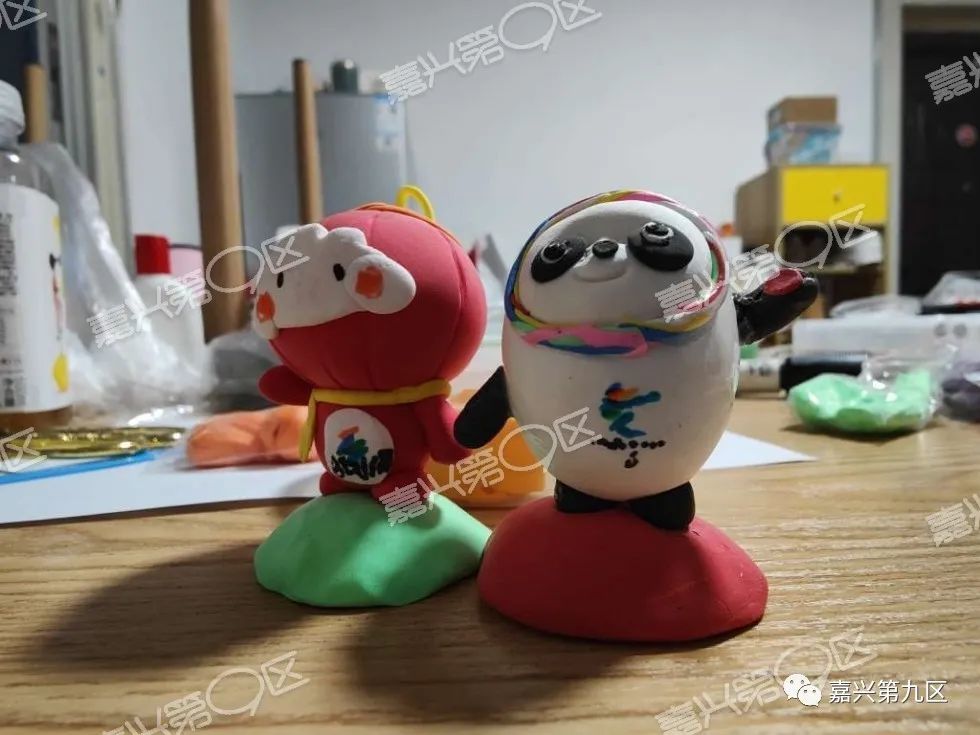 一起来个合影当然,"雪容融"也不能落下用超轻粘土,大概花了2个小时.