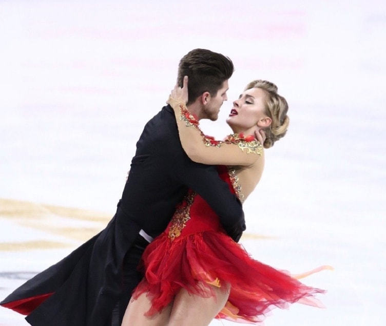 俄花滑运动员斯捷潘诺娃称北京奥运会的冰面很震撼