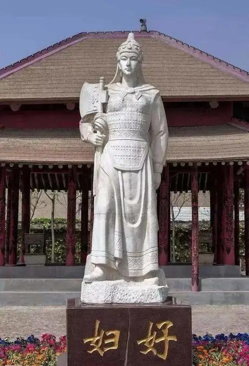武丁在位立过三任王后,妇好是第一位.
