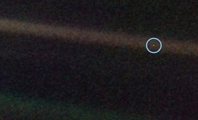 旅行者2号从太空发回了最后一张照片,它发现了什么?