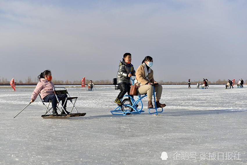 乐享假日冰场撒欢高台大湖湾里冰雪运动热起来