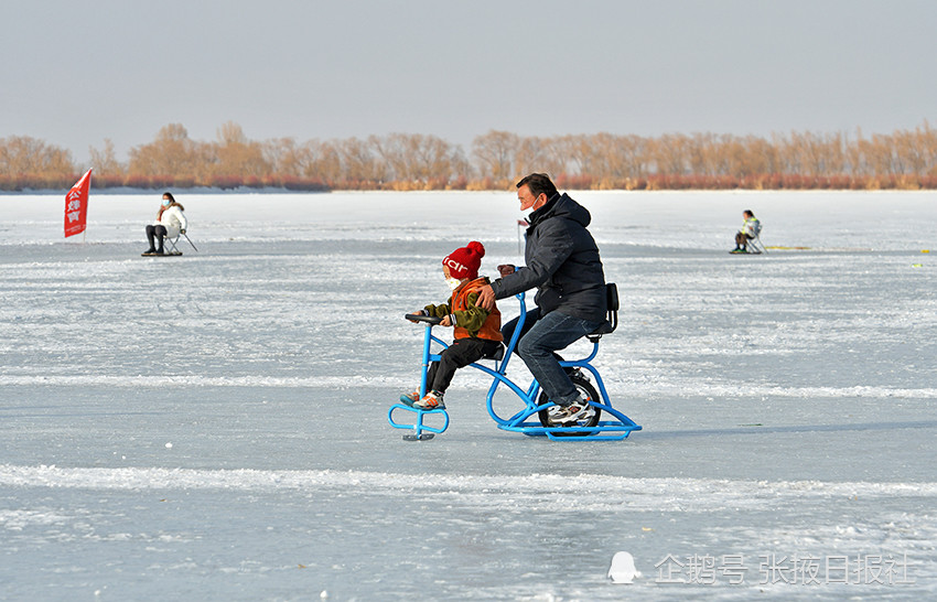 乐享假日冰场撒欢高台大湖湾里冰雪运动热起来