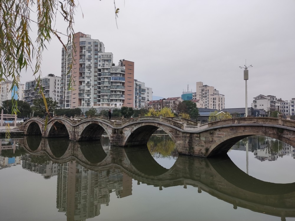 希望我们黄岩能以官河古道为契机,促进城市休闲旅游产业;以美食为突破